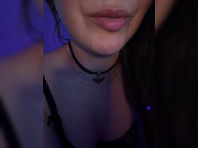FeeBee live cam on BongaCams