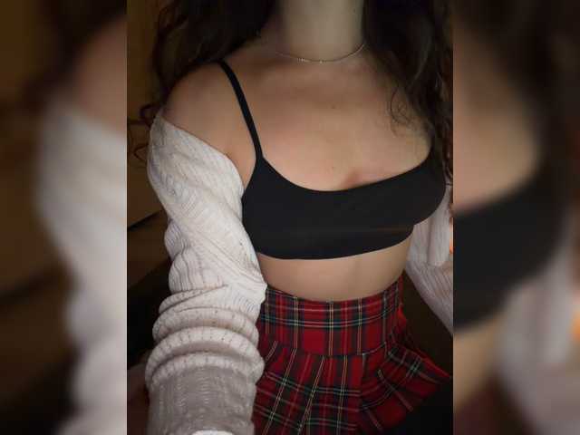 FeeBee live cam on BongaCams