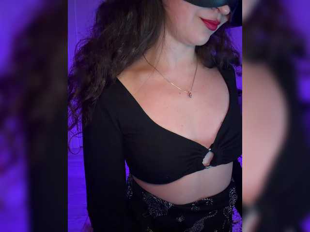FeeBee live cam on BongaCams