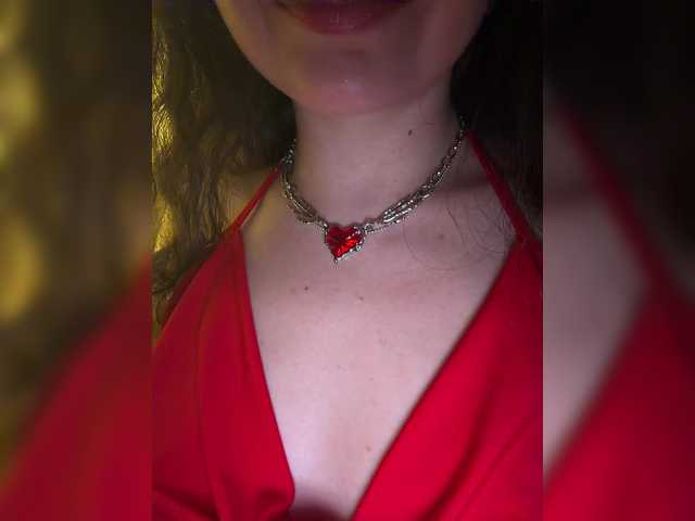 FeeBee live cam on BongaCams