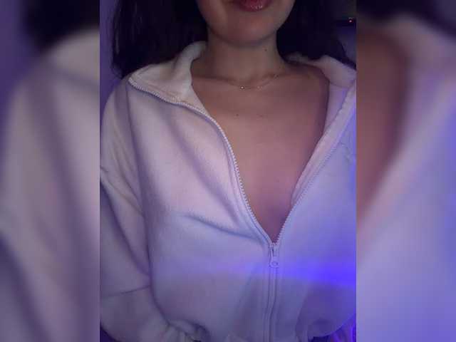 FeeBee Nude Live Sex Shows