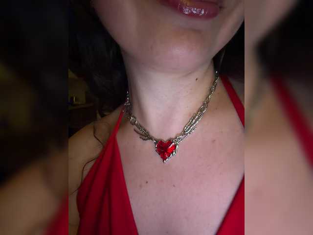 FeeBee live cam on BongaCams