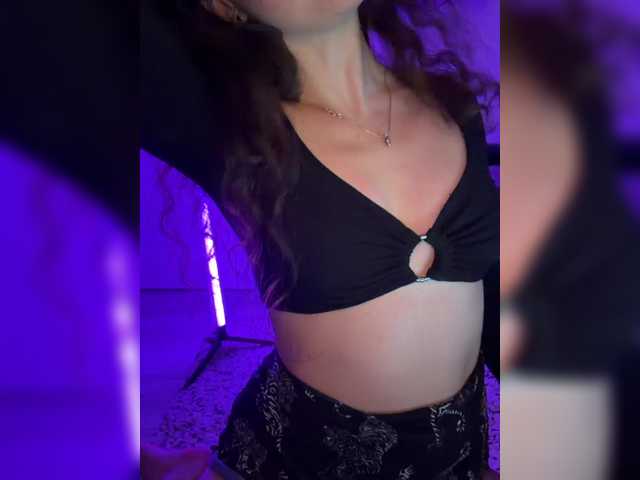 FeeBee live cam on BongaCams