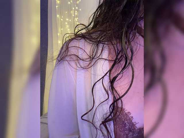 FeeBee live cam on BongaCams