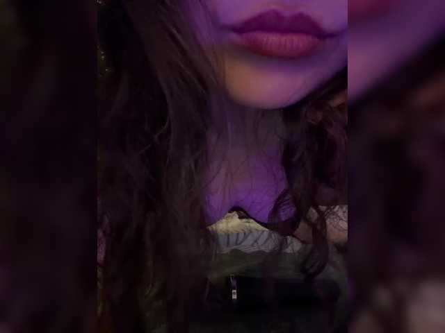 FeeBee live cam on BongaCams