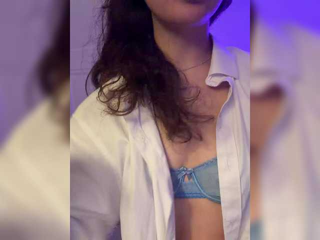 FeeBee live cam on BongaCams
