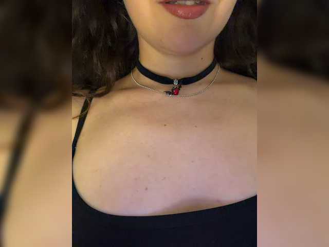 FeeBee live cam on BongaCams