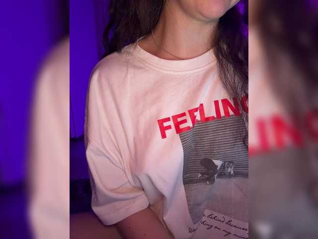 FeeBee live cam on BongaCams