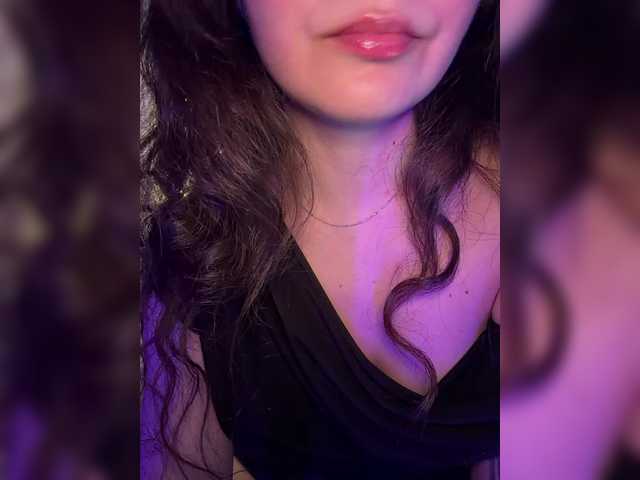 FeeBee live cam on BongaCams