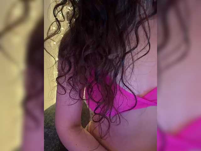 FeeBee live cam on BongaCams