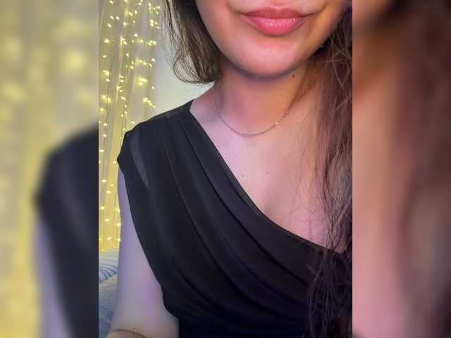 FeeBee live cam on BongaCams