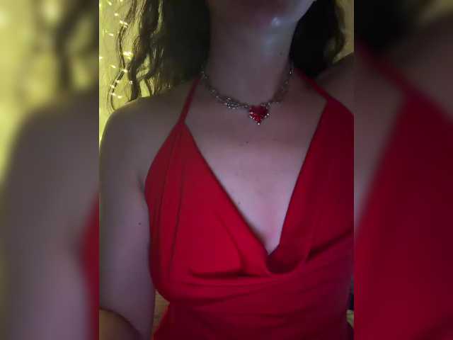 FeeBee live cam on BongaCams