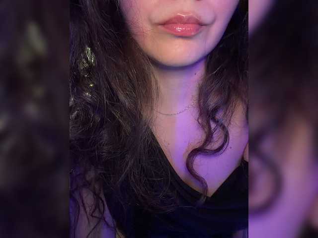 FeeBee live cam on BongaCams