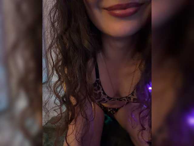 FeeBee live webcam show