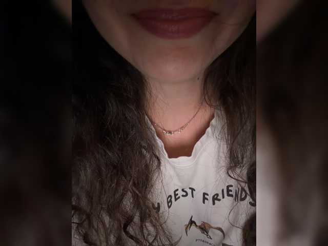 FeeBee live cam on BongaCams