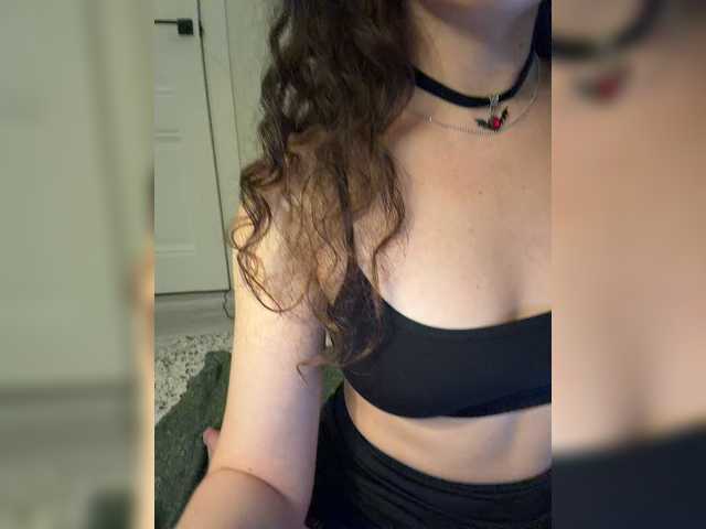 FeeBee live cam on BongaCams