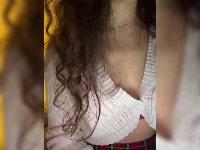 FeeBee live cam on BongaCams