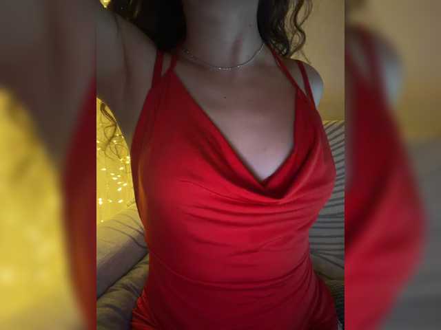 FeeBee live cam on BongaCams
