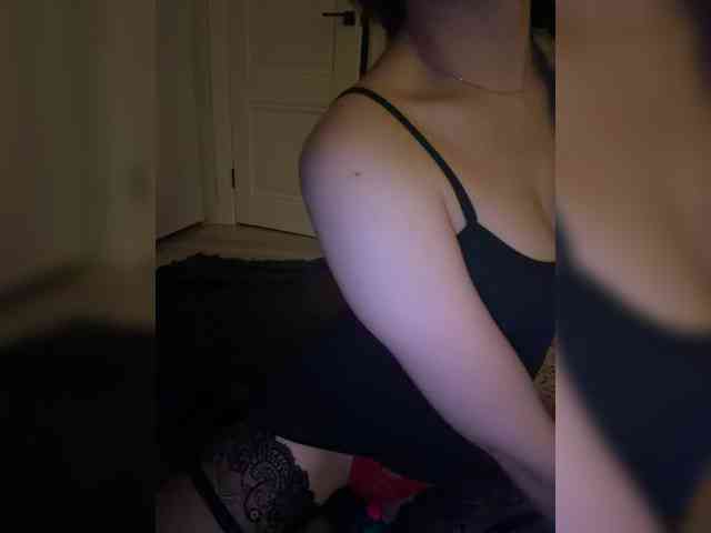 web cam striptease FeeBee