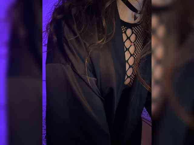 FeeBee Live Webcam on BongaCams
