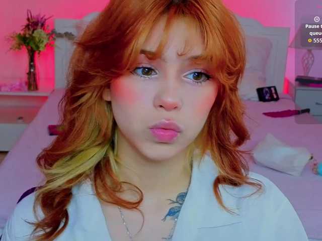 CoralineJones's BongaCams show and profile