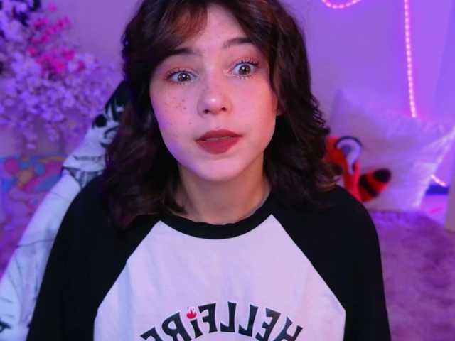 CoralineJones live cam on BongaCams