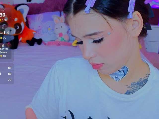 CoralineJones live cam on BongaCams