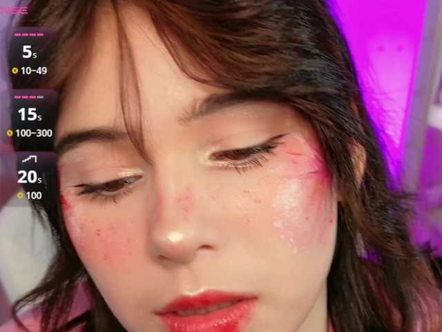 CoralineJones live cam