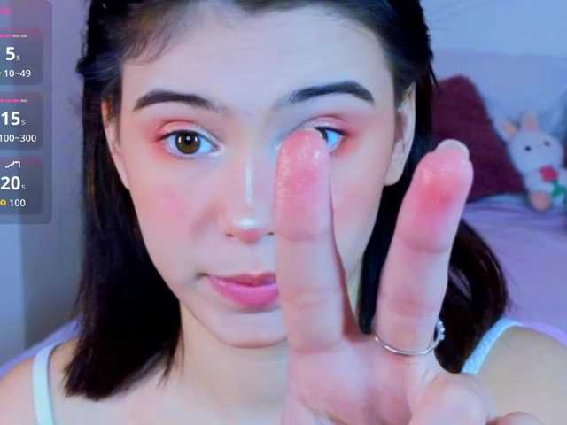 CoralineJones live cam