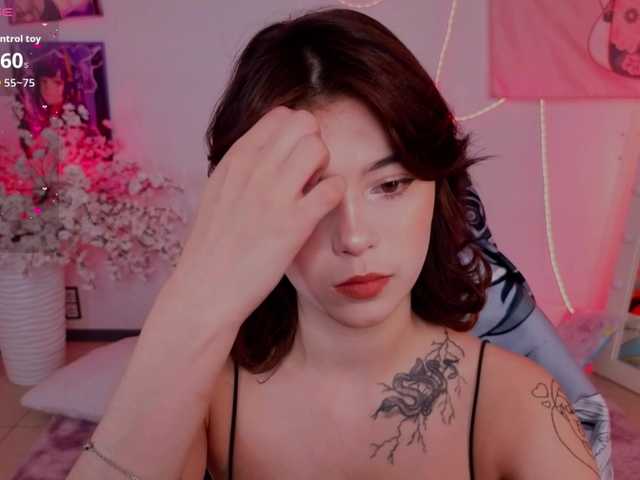 CoralineJones live cam on BongaCams