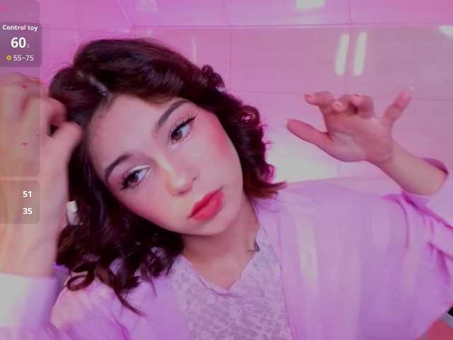 CoralineJones live cam on BongaCams