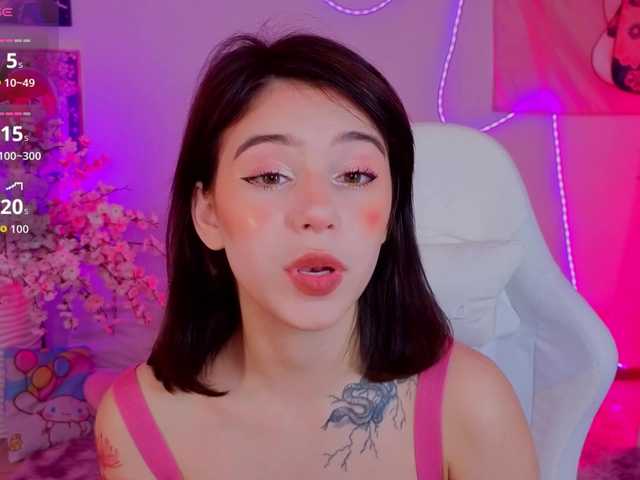 CoralineJones live cam on BongaCams