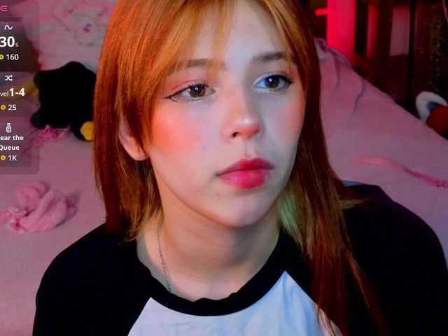 CoralineJones's BongaCams show and profile