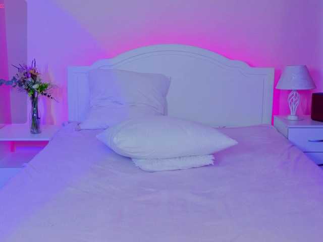  CoralineJones chat room