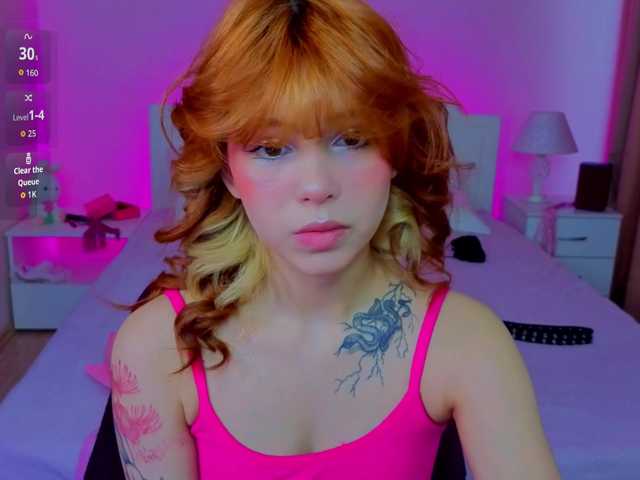 CoralineJones's BongaCams show and profile