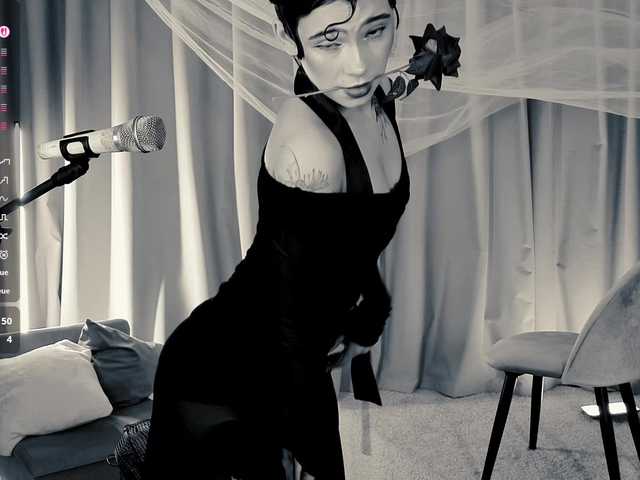 CoralineJones live cam on BongaCams