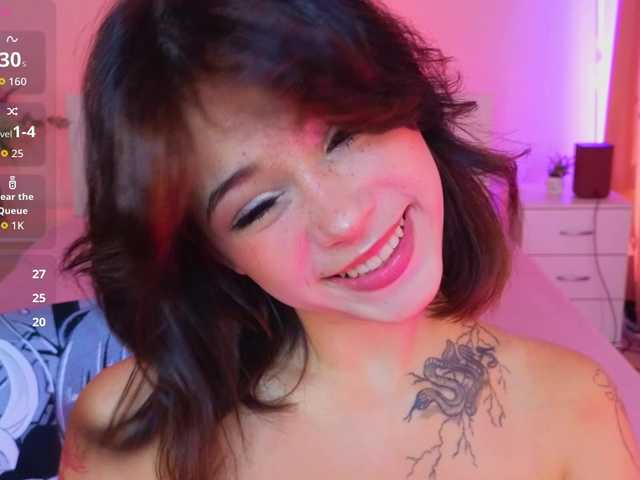 CoralineJones live cam on BongaCams