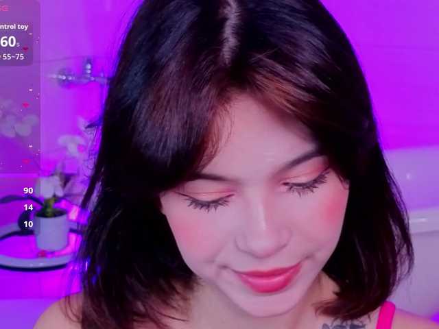 CoralineJones live cam on BongaCams