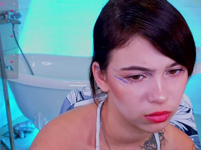 CoralineJones live cam on BongaCams