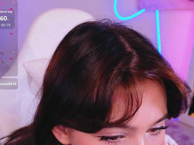 CoralineJones live cam on BongaCams