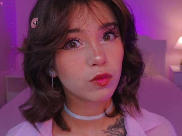 CoralineJones live cam on BongaCams