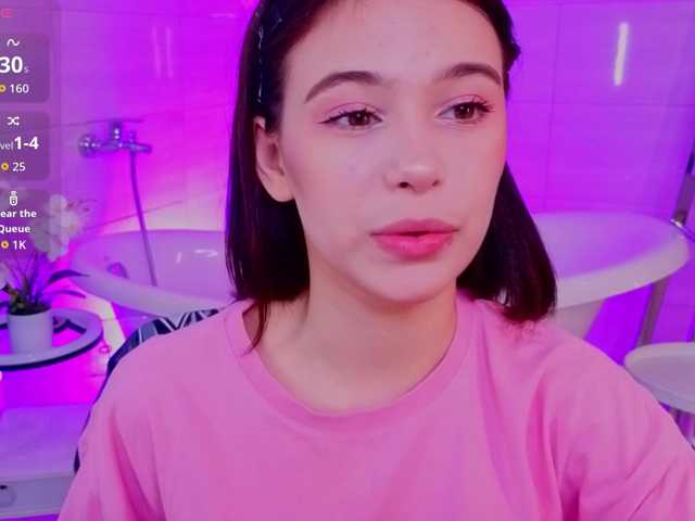 CoralineJones live cam on BongaCams