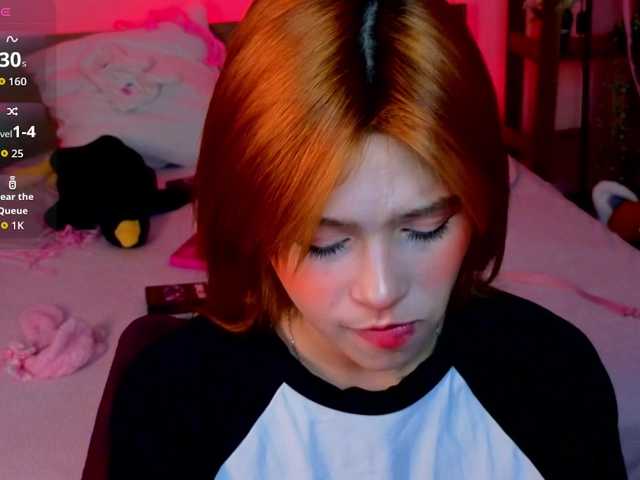 CoralineJones's BongaCams show and profile