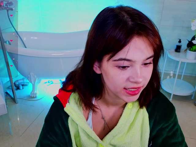 CoralineJones live cam on BongaCams