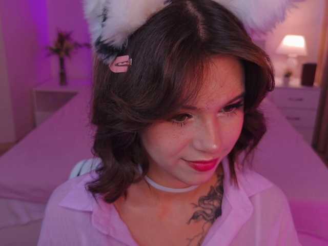 coralinejones online