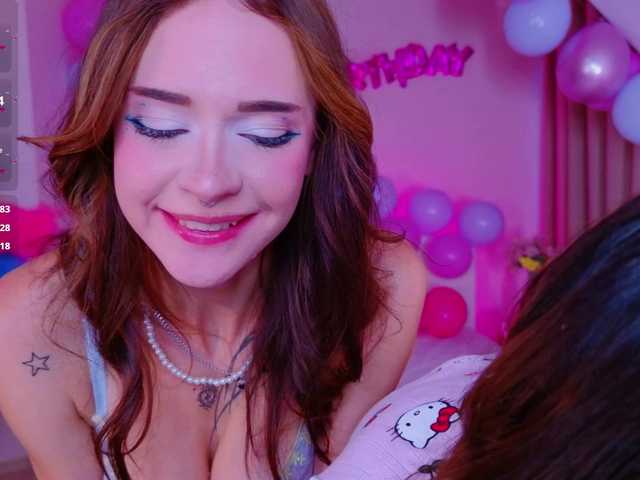 CoralineJones live cam on BongaCams