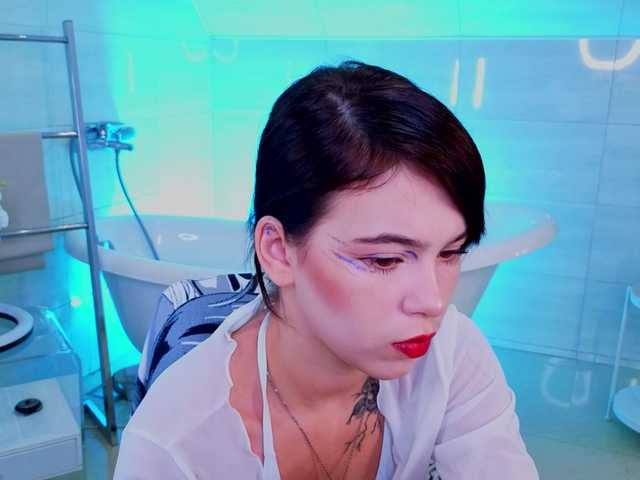 CoralineJones live cam on BongaCams