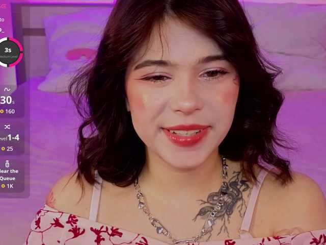 CoralineJones live cam on BongaCams