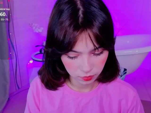 CoralineJones live cam on BongaCams