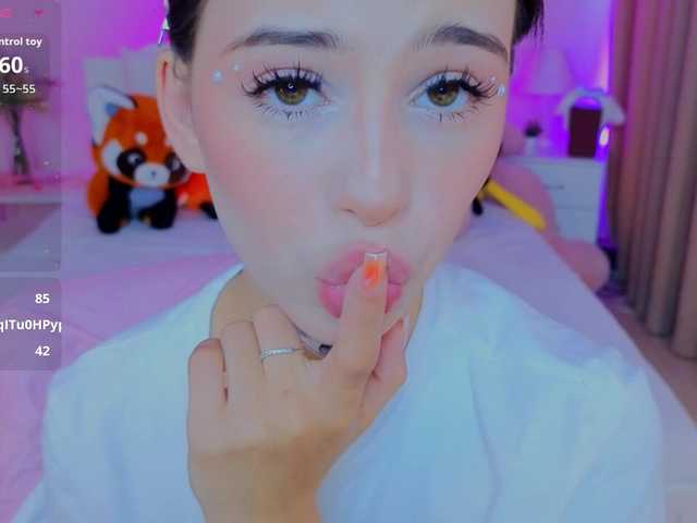 CoralineJones live cam on BongaCams
